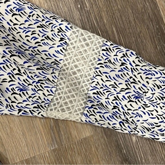 Lane Bryant V neck button down long sleeve blouse size 26/28 - Picture 3 of 9